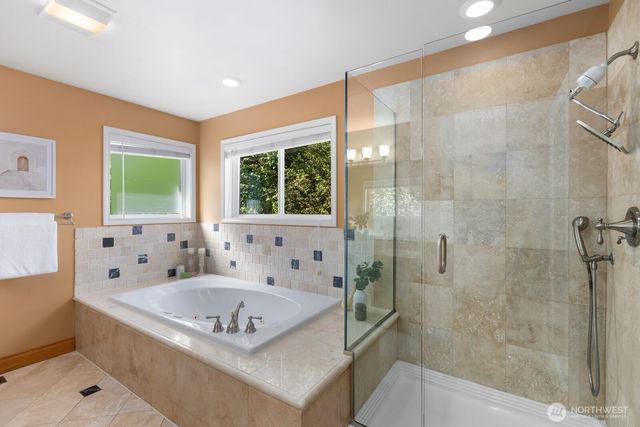 9925 SE 5th Street, Bellevue, WA 98004