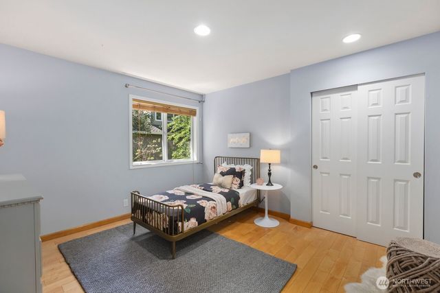 9925 SE 5th Street, Bellevue, WA 98004