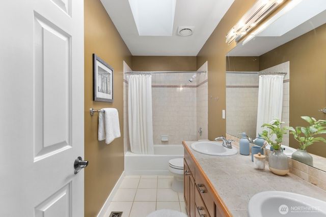 9925 SE 5th Street, Bellevue, WA 98004