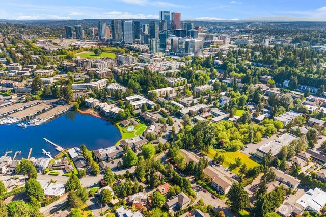 9925 SE 5th Street, Bellevue, WA 98004