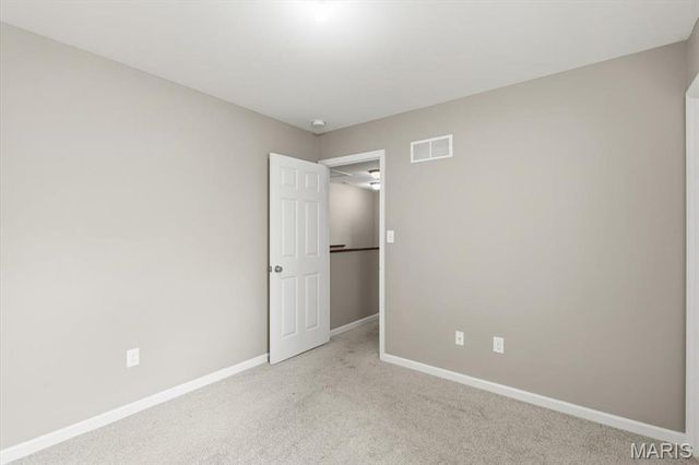 27 Loris Lane, St Charles, MO 63303