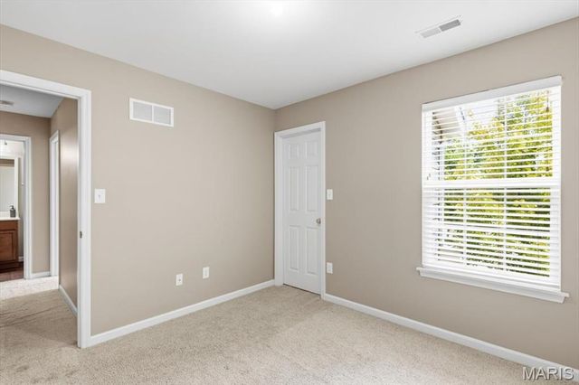 27 Loris Lane, St Charles, MO 63303