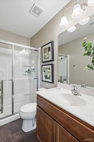 27 Loris Lane, St Charles, MO 63303