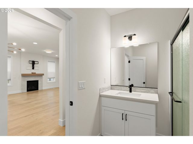 4227 Se REED Dr, Hillsboro, OR 97123