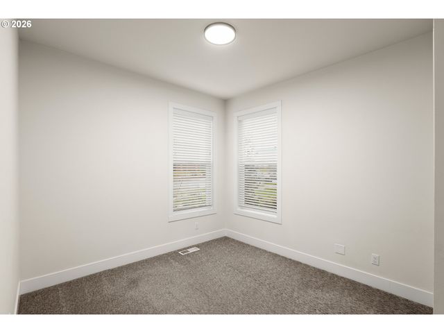 4227 Se REED Dr, Hillsboro, OR 97123