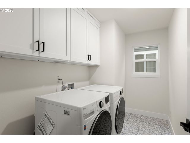 4227 Se REED Dr, Hillsboro, OR 97123