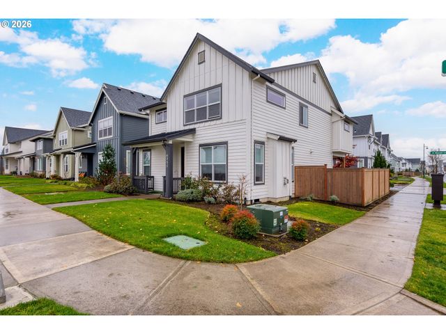 4227 Se REED Dr, Hillsboro, OR 97123