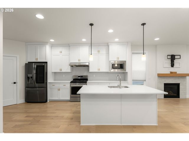 4227 Se REED Dr, Hillsboro, OR 97123