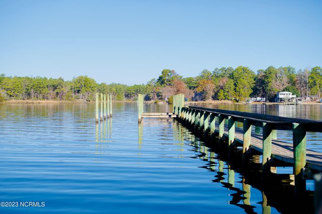 161 Sunshine Drive, Arapahoe, NC 28510