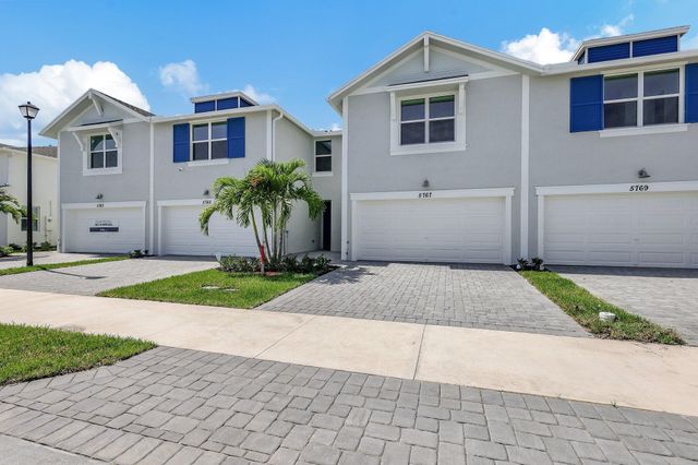 5767 SE Edgewater Circle, Stuart, FL 34997