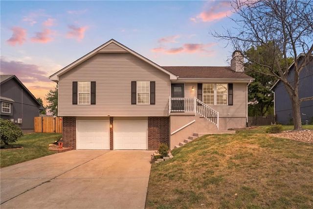 2208 SE 6th Street, Lee's Summit, MO 64063