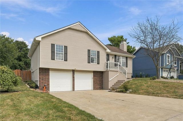 2208 SE 6th Street, Lee's Summit, MO 64063