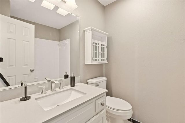 2208 SE 6th Street, Lee's Summit, MO 64063