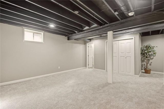 2208 SE 6th Street, Lee's Summit, MO 64063