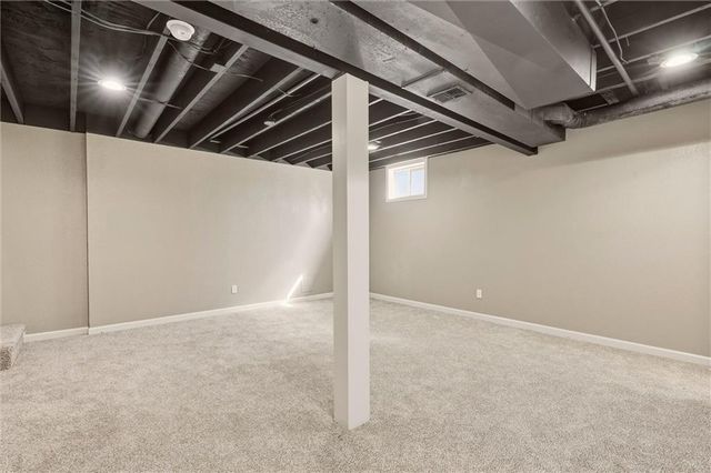 2208 SE 6th Street, Lee's Summit, MO 64063