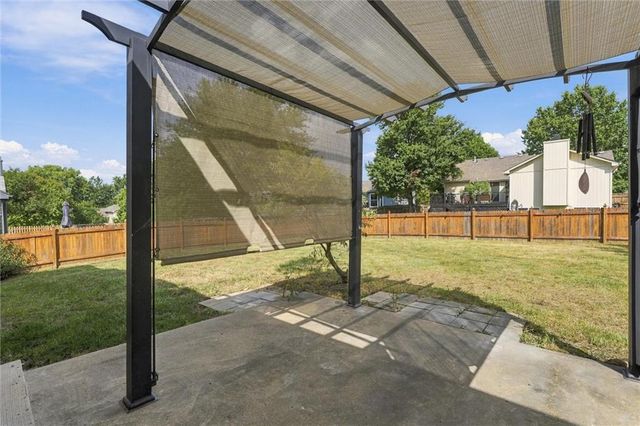 2208 SE 6th Street, Lee's Summit, MO 64063