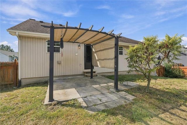 2208 SE 6th Street, Lee's Summit, MO 64063