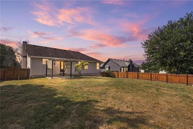 2208 SE 6th Street, Lee's Summit, MO 64063