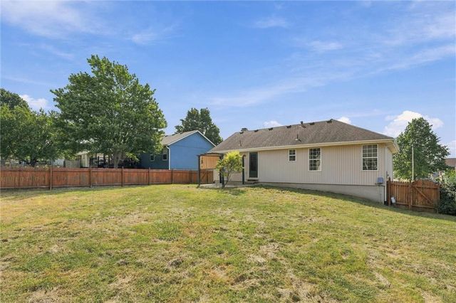 2208 SE 6th Street, Lee's Summit, MO 64063