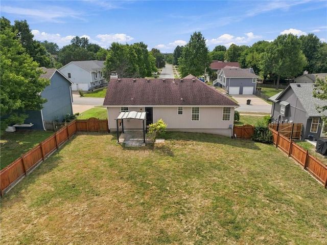 2208 SE 6th Street, Lee's Summit, MO 64063