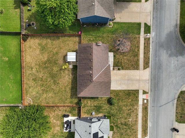 2208 SE 6th Street, Lee's Summit, MO 64063