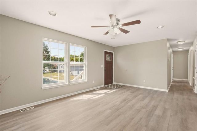 2208 SE 6th Street, Lee's Summit, MO 64063
