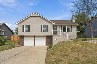2208 SE 6th Street, Lee's Summit, MO 64063