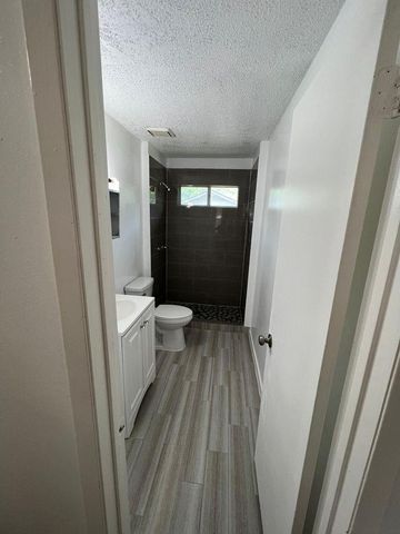 3058 Old Colony Road, Huntsville, TX 77320