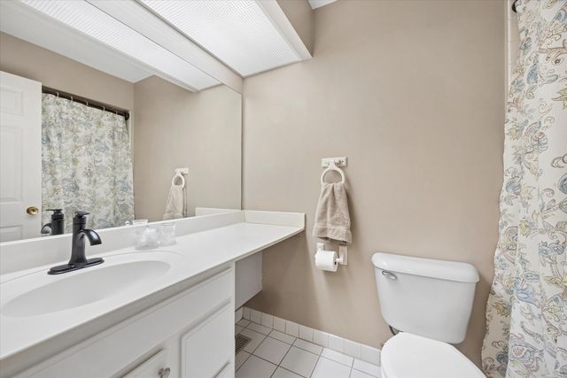 2720 Mitchell Drive 4, Woodridge, IL 60517