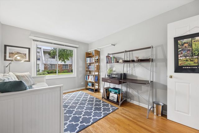 2720 Mitchell Drive 4, Woodridge, IL 60517