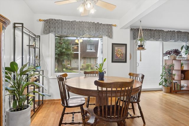 2720 Mitchell Drive 4, Woodridge, IL 60517