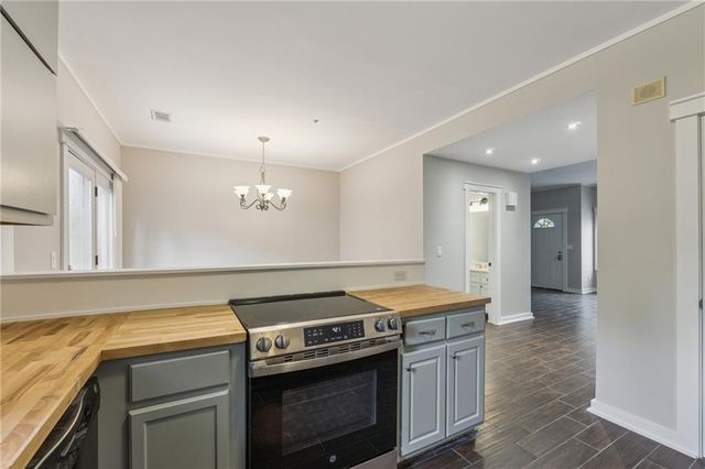 707 Roswell Landings Drive, Roswell, GA 30075