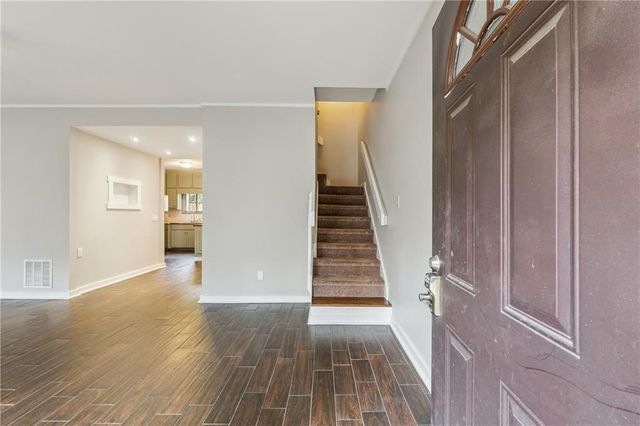 707 Roswell Landings Drive, Roswell, GA 30075