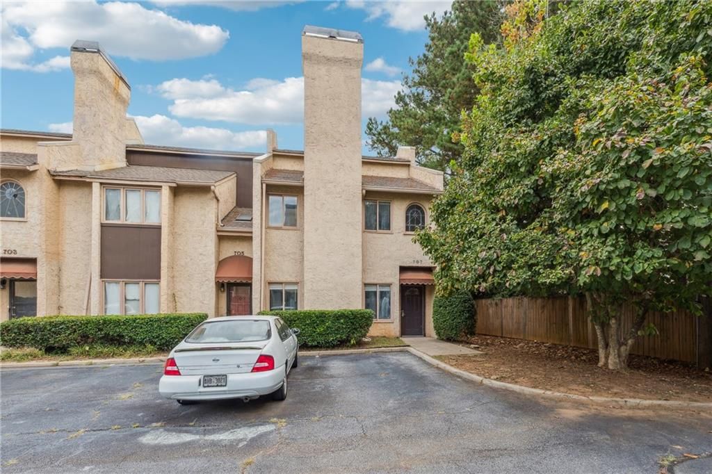 707 Roswell Landings Drive, Roswell, GA 30075