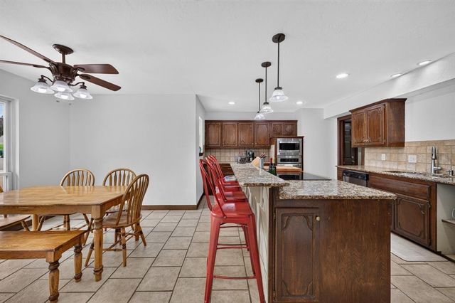 1809 Nighthawk Court, Edmond, OK 73034