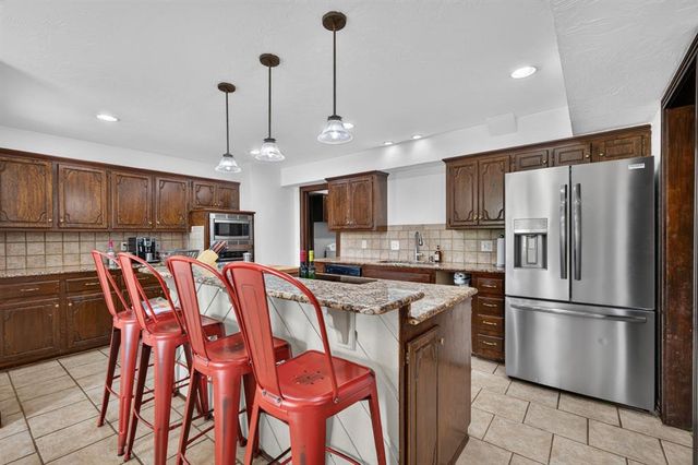 1809 Nighthawk Court, Edmond, OK 73034