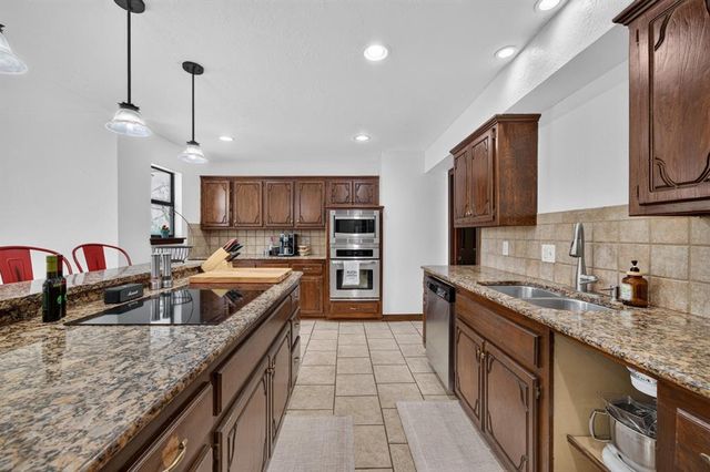 1809 Nighthawk Court, Edmond, OK 73034