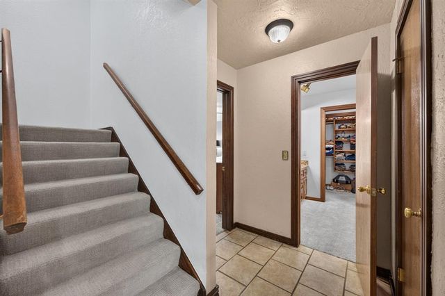1809 Nighthawk Court, Edmond, OK 73034