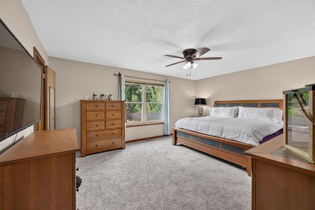1809 Nighthawk Court, Edmond, OK 73034
