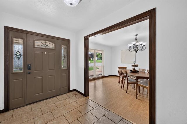 1809 Nighthawk Court, Edmond, OK 73034