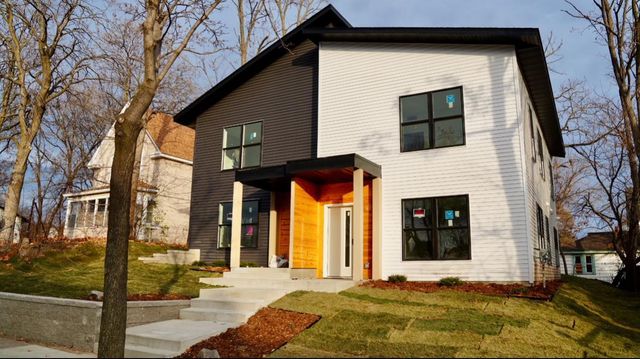 810 Atlantic Street, Saint Paul, MN 55106