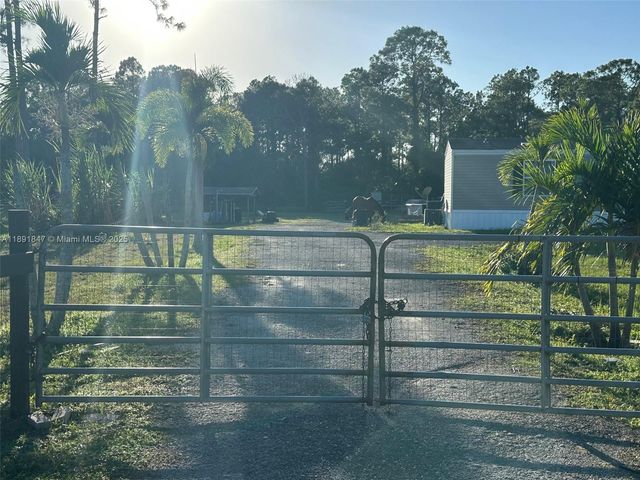 3850 Pioneer 10St, Clewiston, FL 33440