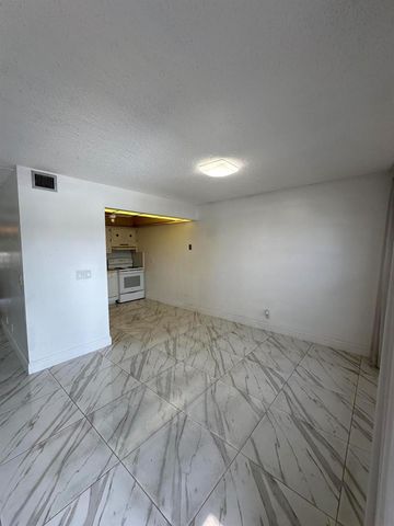 103 Greenbrier C, West Palm Beach, FL 33417