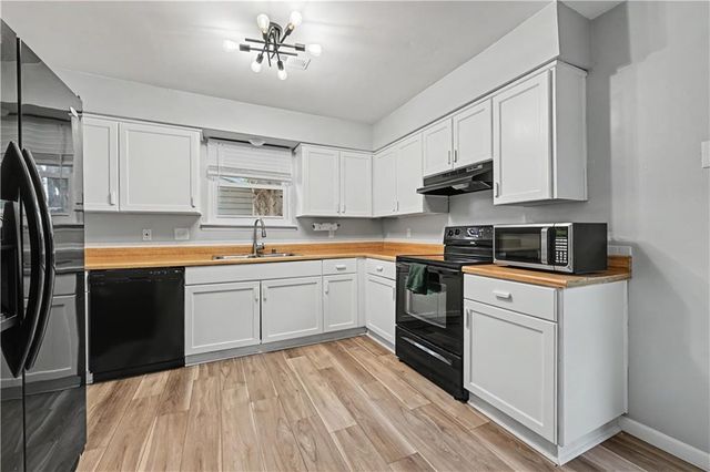 3804 Shadybrook Lane, Lawrence, KS 66047