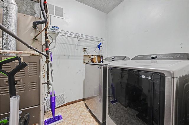 3804 Shadybrook Lane, Lawrence, KS 66047