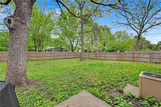 3804 Shadybrook Lane, Lawrence, KS 66047