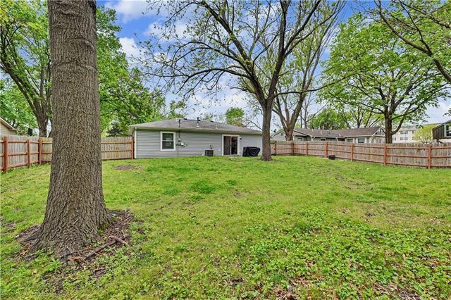 3804 Shadybrook Lane, Lawrence, KS 66047