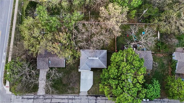 3804 Shadybrook Lane, Lawrence, KS 66047