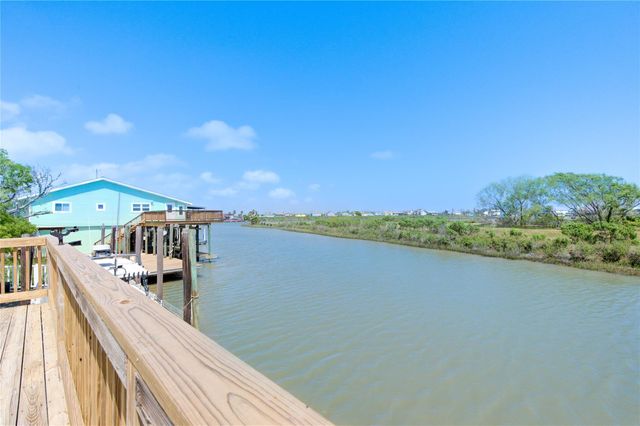 411 Galley Way, Freeport, TX 77541