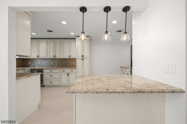 181 Haddenfield Rd, Clifton City, NJ 07013